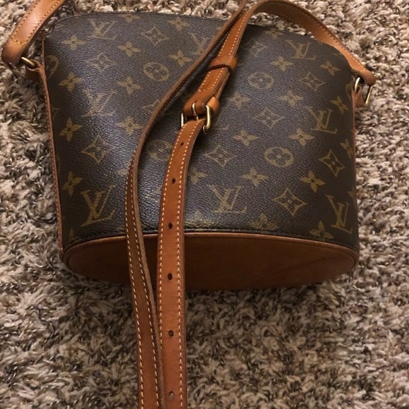 100% Auth. Louis Vuitton - Picture 6 of 8